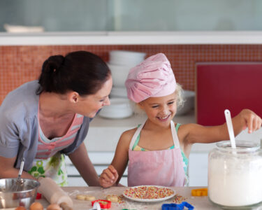 Cozinhar com as crianças nas férias escolares é criar memórias